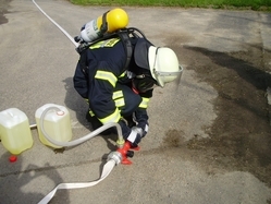 Einbau des Zumischer durch die Rettungsgruppe