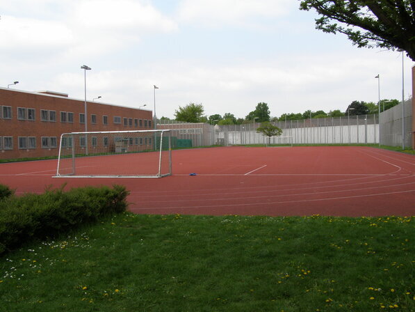 großer Sportplatz